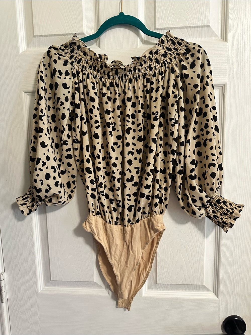 WAYF Beige and Black Animal Print Off-Shoulder One-Piece Bodysuit NWOT Small